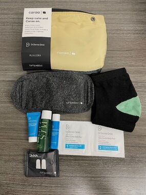 Mint x Caraa Amenity Kit Bag